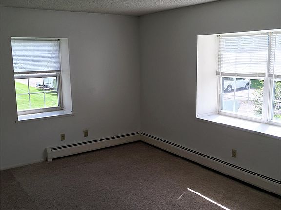 3rd image of 190 Parrish St APT 52