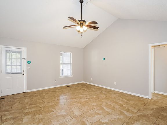 3rd image of 206 Sierra Dr
