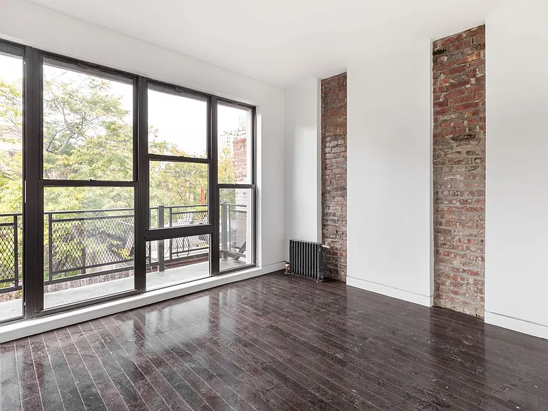 339 W 20th St #5 — Photo 3
