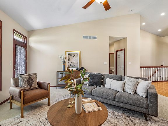 4th image of 3615 152nd St