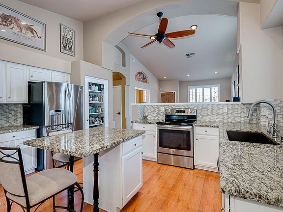Gourmet Kitchen with Granite Countertops