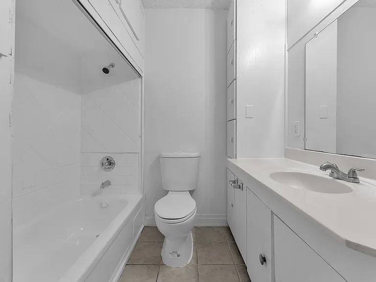 402 Ada St #1 — Photo 11