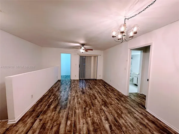 107 Gardens Dr APT 205, Pompano Beach, FL 33069