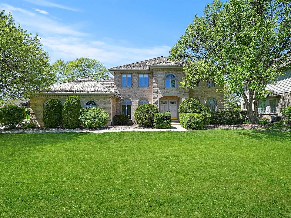1st image of 642 Lake Trail Dr