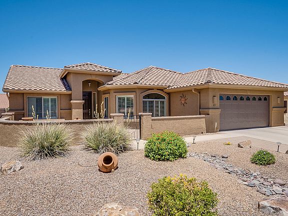 3rd image of 837 N Cowboy Canyon Dr