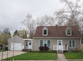 143 Tower Dr, Pt Washington, WI 53074