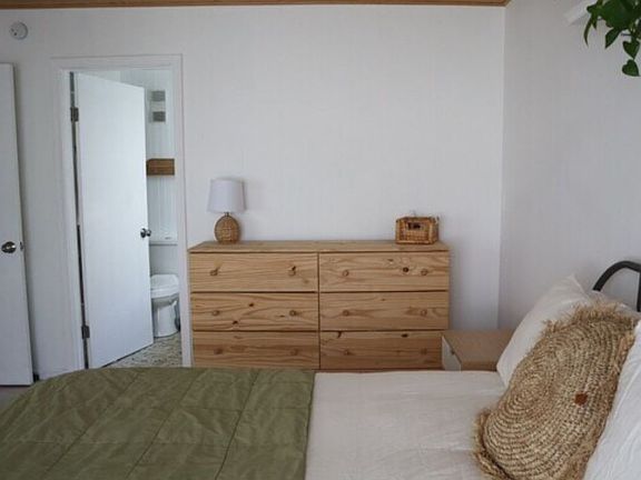 4th image of 600 Shoreham Ct APT 204