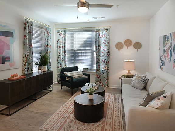 Ceiling Fans in Living Room & All Bedrooms