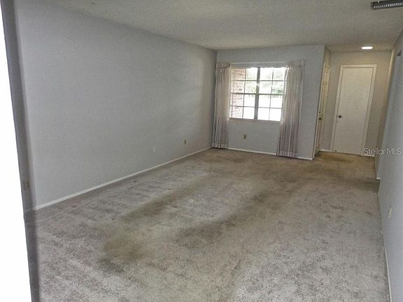 5th image of 1221 Carriage Ln