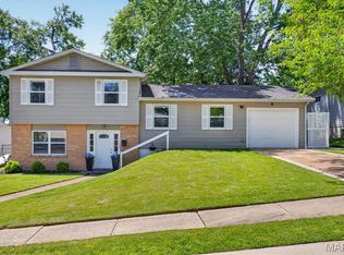 11005 Saxonhall Dr, Bridgeton, MO 63044