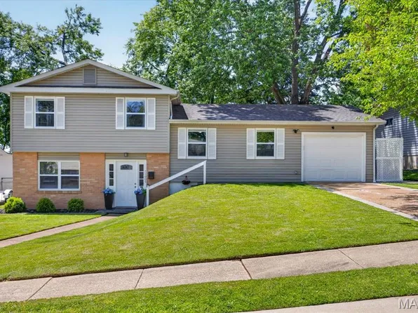11005 Saxonhall Dr, Bridgeton, MO 63044
