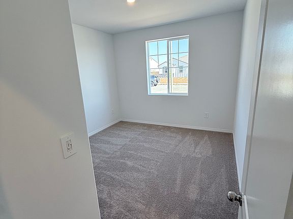 5th image of 339 Deer Lake Way