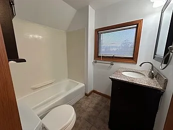 12 King St #2 — Photo 3