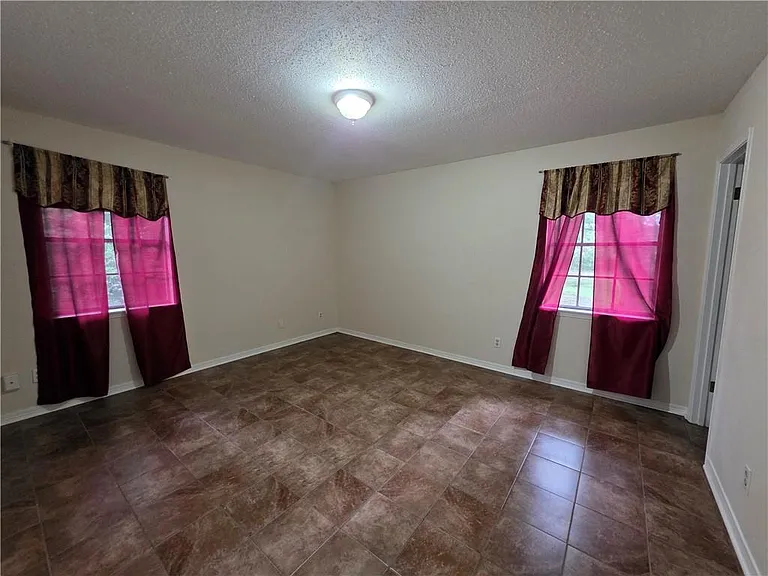 521 Evergreen Rd — Photo 7