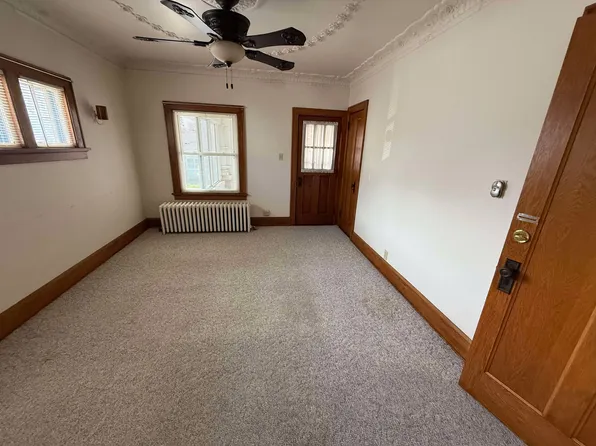 819 Lawn Ave #2, Racine, WI 53405