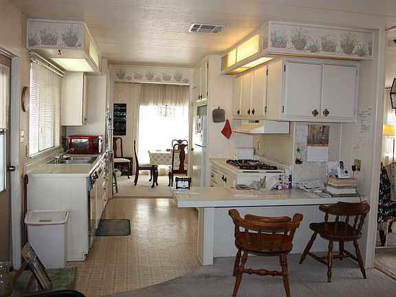 4th image of 8 Margarita Ave #212