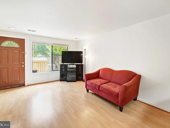 5th image of 9529 Copps Hill Dr