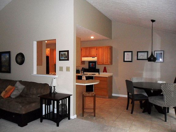 3rd image of 812 S Gatewood Dr
