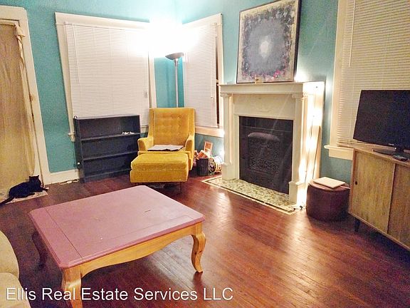 3rd image of 1015 W 39th St APT 1W