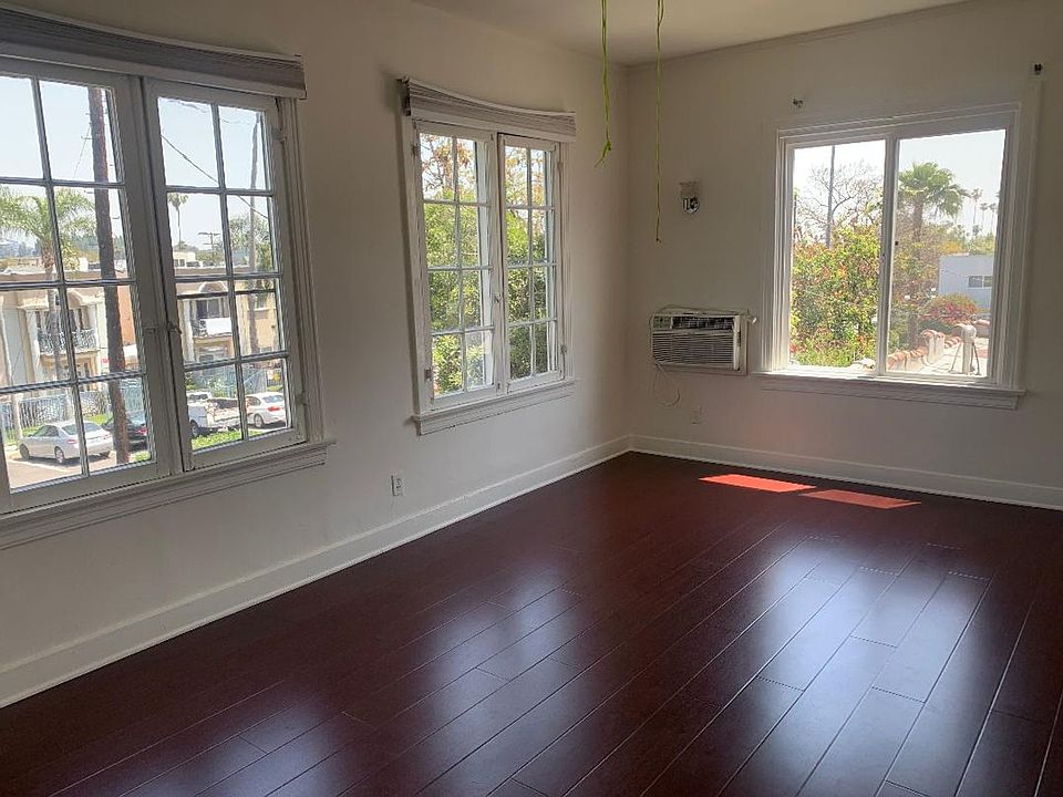 1st image of 1819 N Kingsley Dr #201