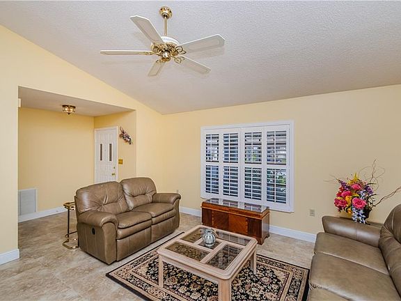 4th image of 2734 Narcissus Dr
