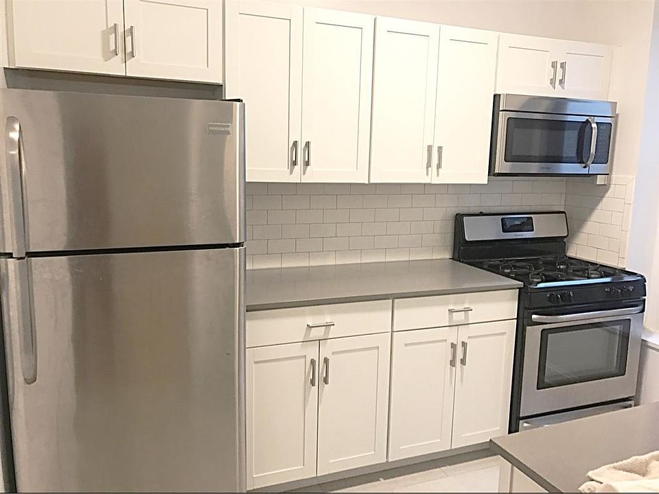 1st image of 2907 31st Ave APT 1B