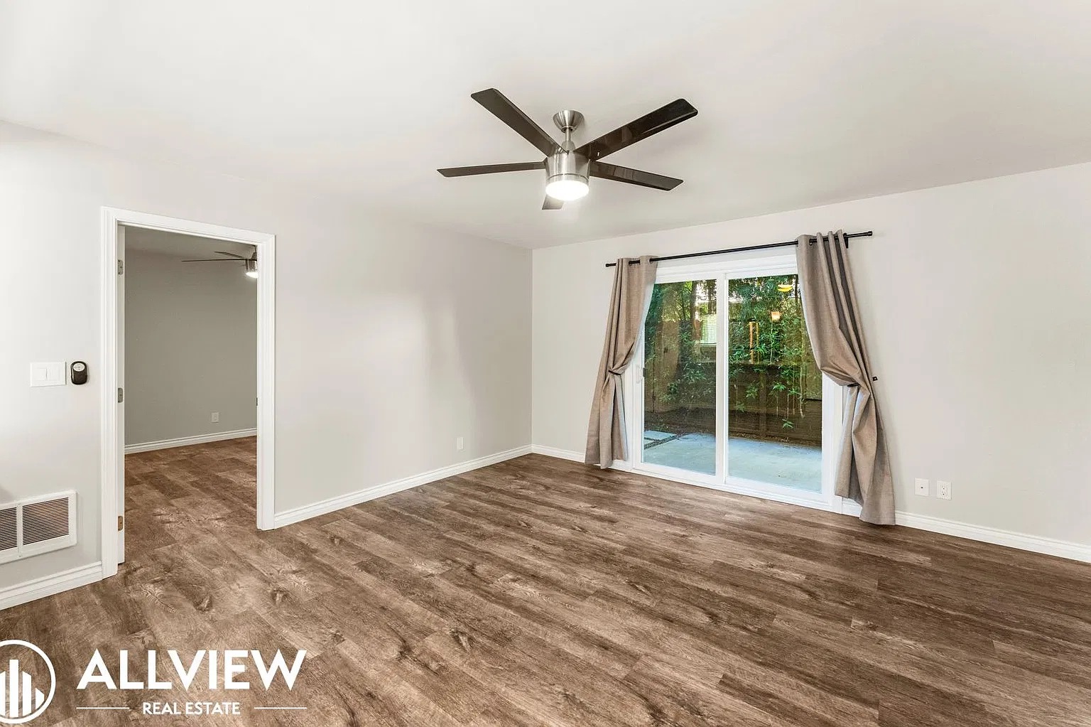 2466 Santa Ana Ave — Photo 1