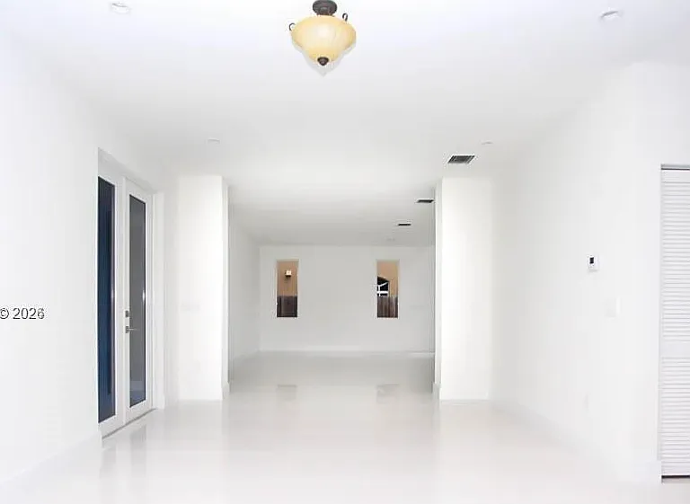 15631 SW 11th Ter — Photo 7