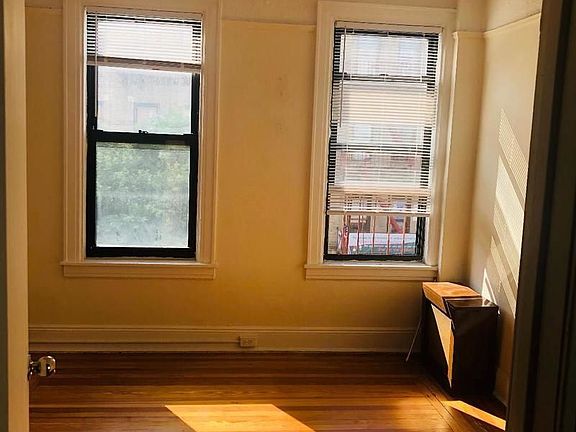 3rd image of 31-17 34th St #3TP