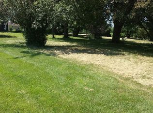 203 E Clinton St, Toulon, IL 61483