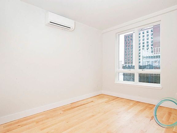 3rd image of 836 Dekalb Ave #5H