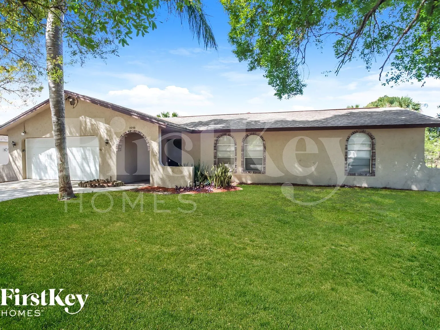 3 bed, 2.0 bath, 1725 sqft, $2,250 — Photo 2