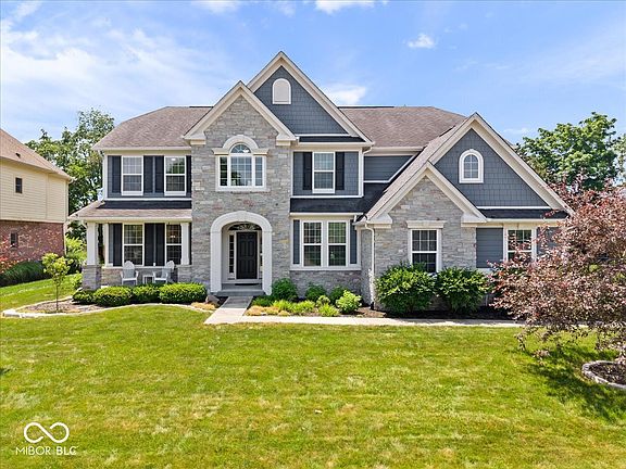 3rd image of 10461 Creektree Ln