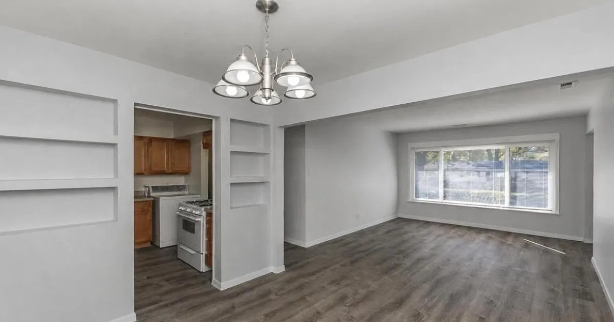 4 bed, 1176 sqft, $2,000 — Photo 3