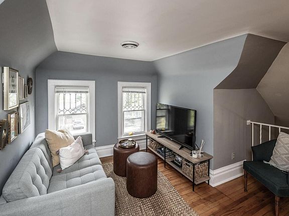 4th image of 3104 Emerson Ave S #3