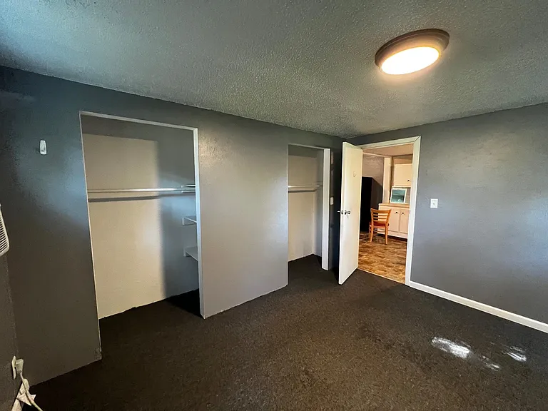 670 N 9th Ave — Photo 5