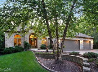 11105 Sandpiper Ct, Spring Grove, IL 60081