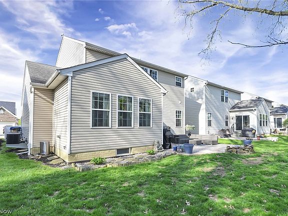 4th image of 38479 Foxglen Ave