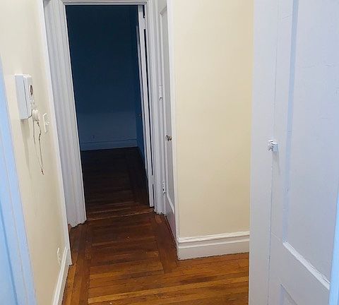 4th image of 325 W 77th St #Dd1
