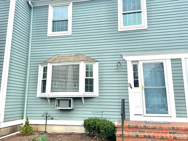 611 Ocean Ave #D4 — Photo 1