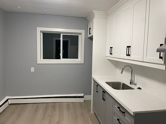 5th image of 172 King Edward Ave #4