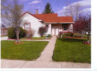 W161N9004 Hayes Ave, Menomonee Falls, WI 53051