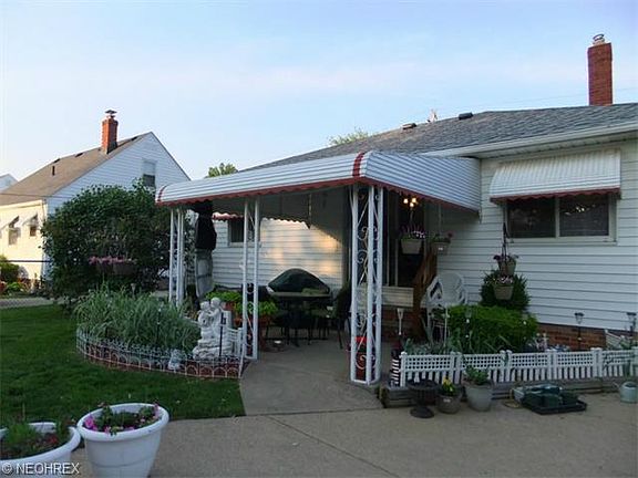 5th image of 602 E 300th St