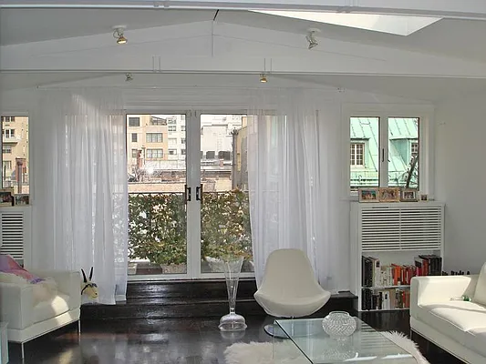 Rented by Sotheby's International Realty | media 7