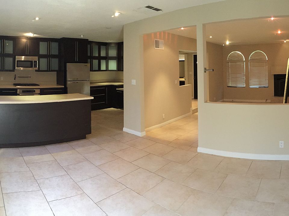 1st image of 6738 Encino Ave Unit 2