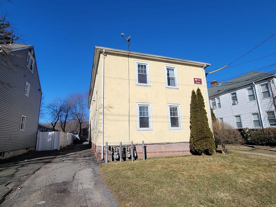 1st image of 64 Anthony St #2