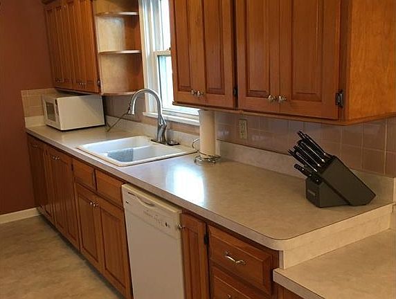 2nd image of 3913 Artmar Dr