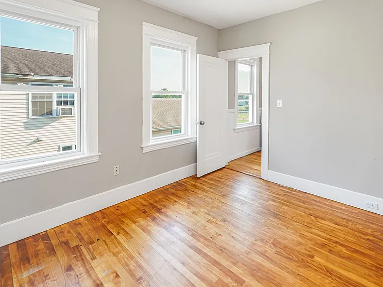 131 Providence St — Photo 13