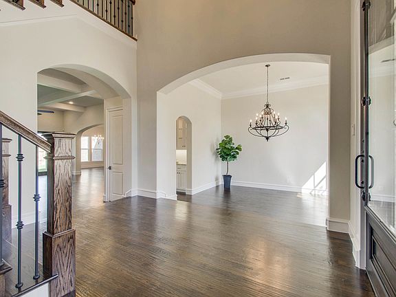 4th image of 837 Lake Carillon Lane