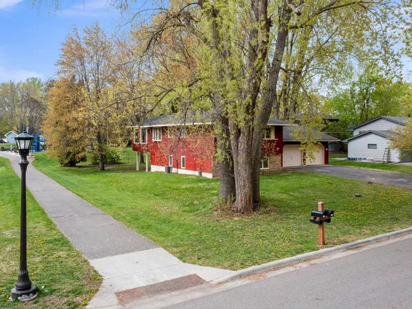 722 Parkview Ln N, Champlin, MN 55316